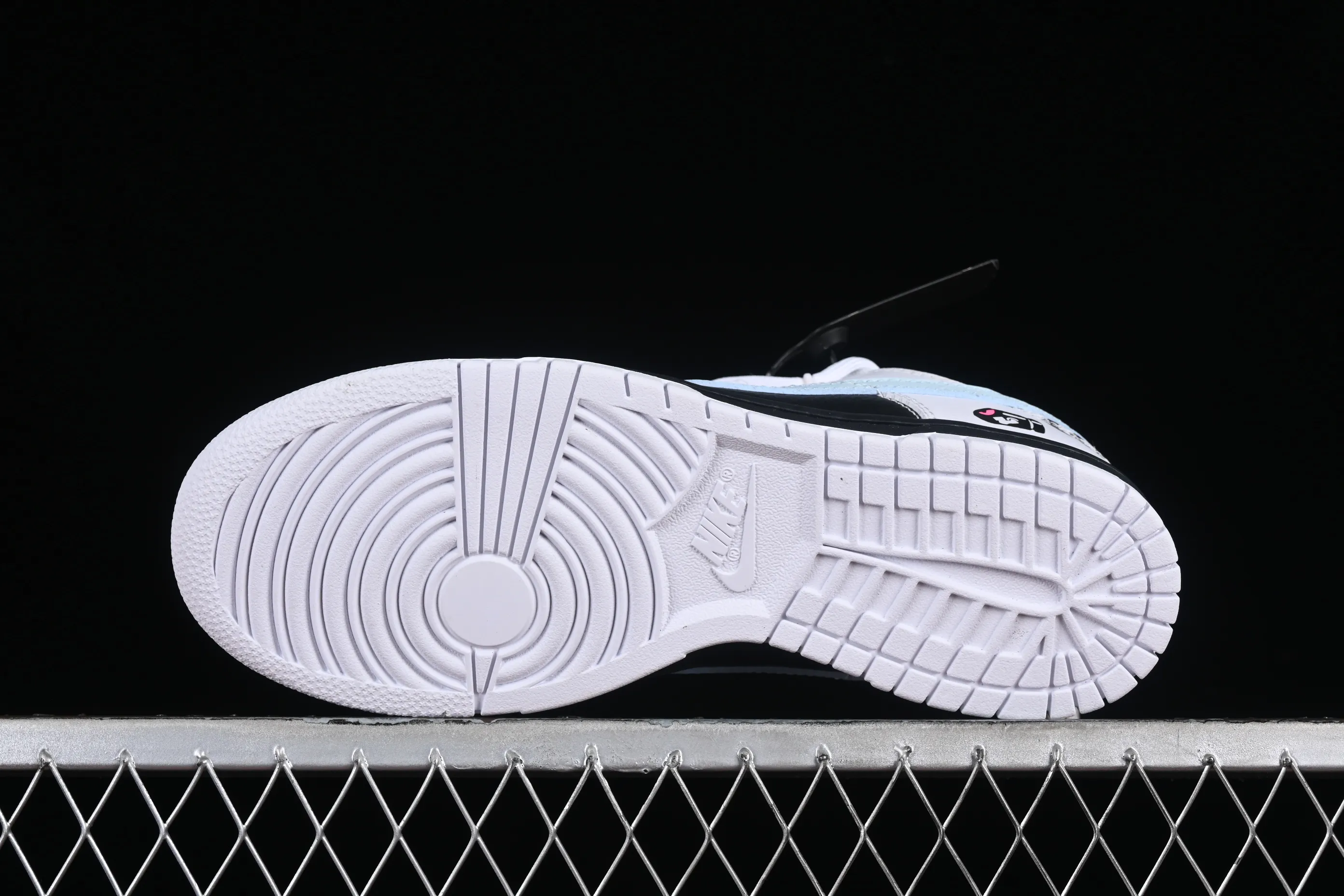 All categories Nk SB Dunk series Nk SB Dunk Low low-top sneakers Nk Dunk Low "Reverse Panda" Speed ​​racing black and white panda graffiti contrasting color SB strap low-top casual sneakers FD9064-011